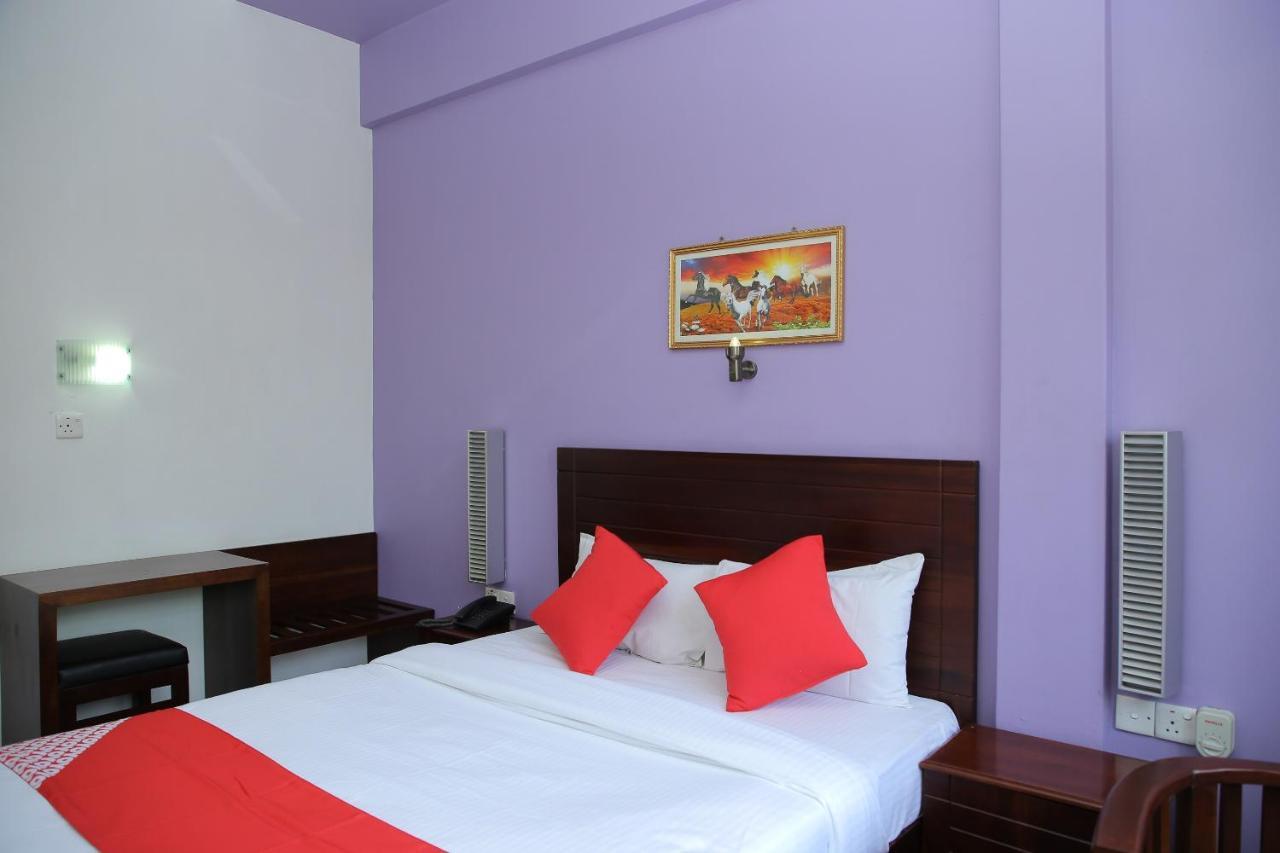 Oyo 256 Subash Hotel Jaffna Bilik gambar