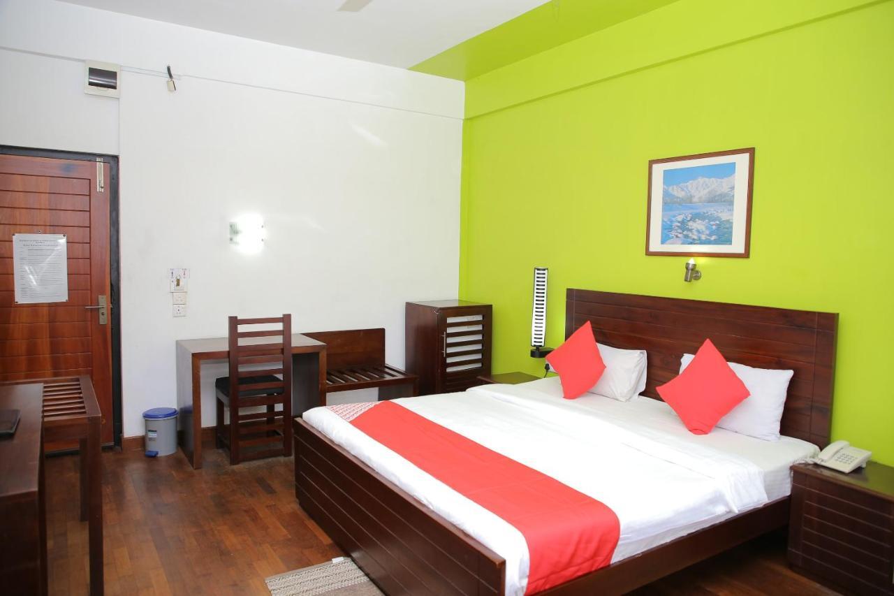 Oyo 256 Subash Hotel Jaffna Luaran gambar