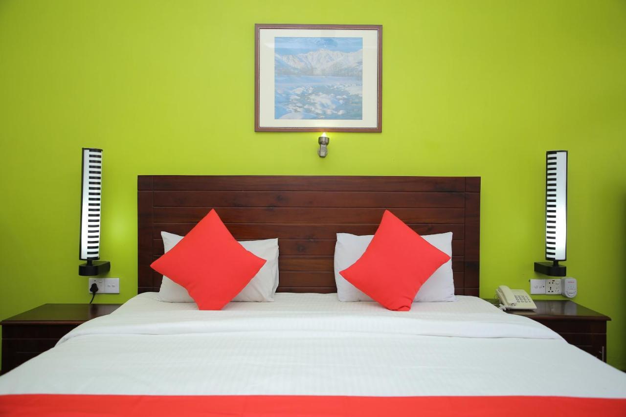 Oyo 256 Subash Hotel Jaffna Luaran gambar